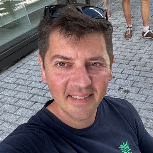 Een kleine foto van Tim Van Laer